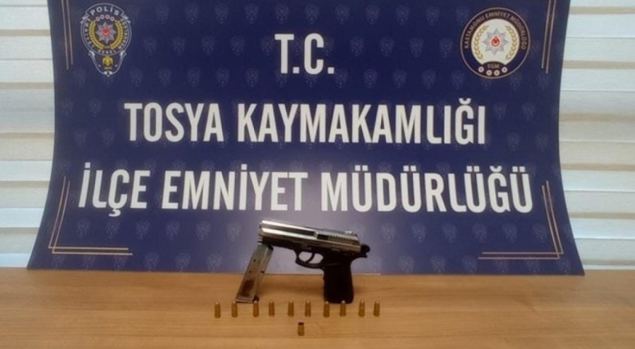 Silah sesi gelen ev ekipleri harekete geçirdi, ruhsatsız tabanca ele geçirildi