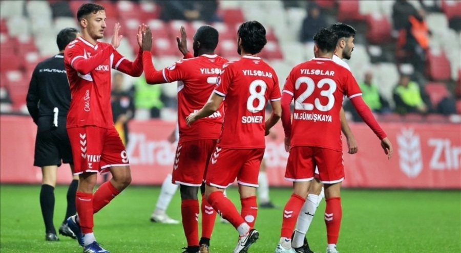 Transfer yasağı alan Samsunspor'dan şaşırtan hamle!