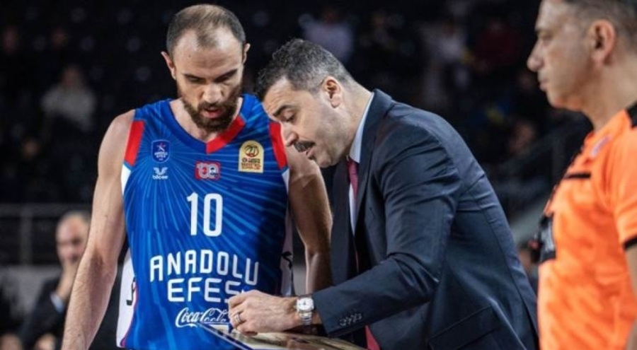 Anadolu Efes Başantrenörü Can'dan Fenerbahçe Beko mesajı!