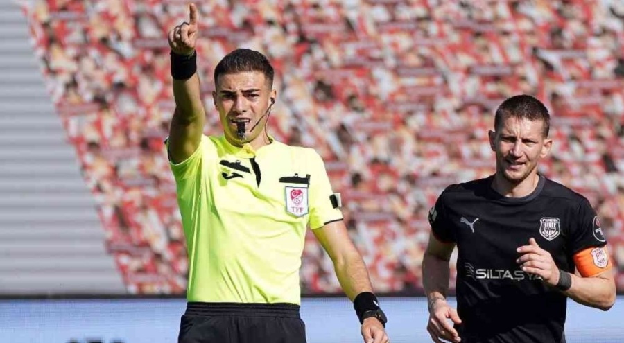 Balıkesirli genç hakem Süper Lig yolunda