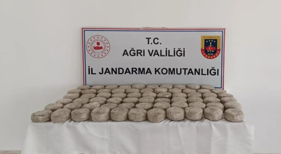 Ağrı'da  gerçekleştirilen operasyonlarda 2260 adet uyuşturucu hap, 33 kilo 621 gram eroin ele geçirildi