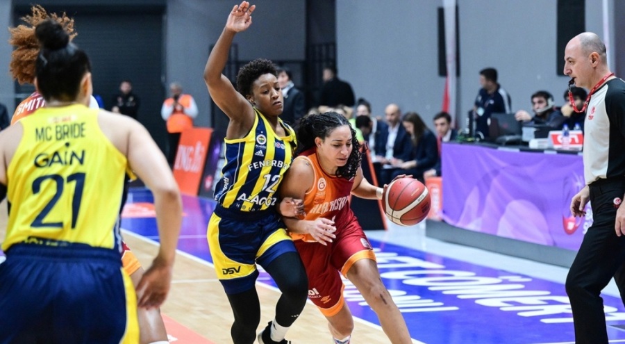 Derbide Fenerbahçe, Galatasaray'ı farklı yendi