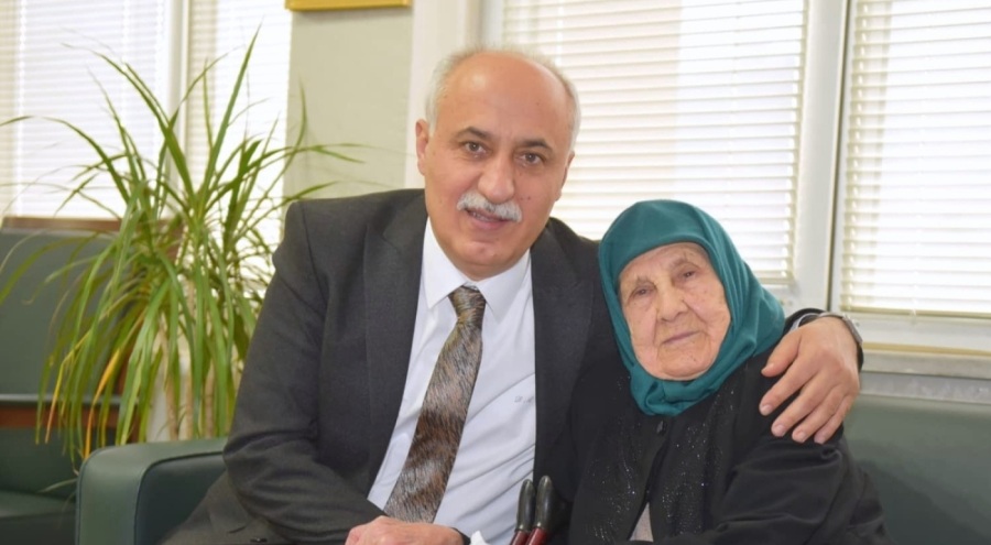 95 yaşındaki Fatma nine herkesi duygulandırdı
