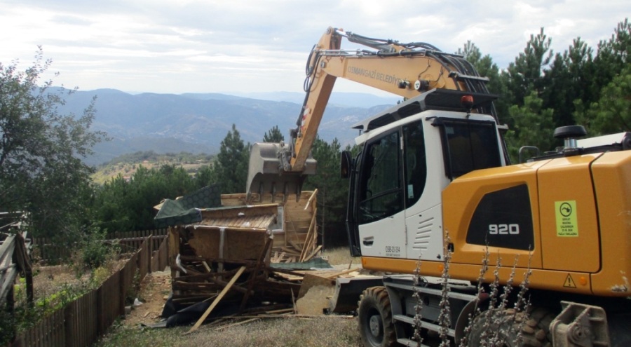 Bursa Osmangazi'de 1 yılda 87 kaçak yapıyı yıkıldı