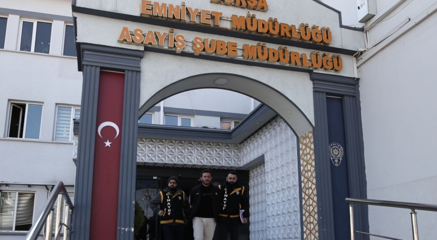 Bursa'da babasını katletti! "Kız arkadaşıma küfür ettiği için oldu"