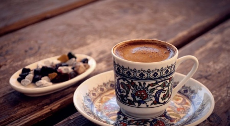 Türk kahvesini bu şekilde içmek 5 kilo verdiriyor!