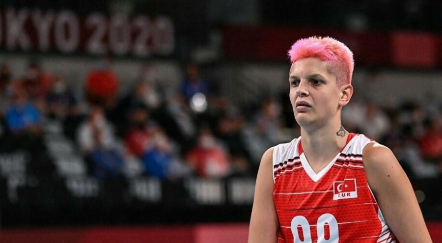 Suudi Arabistan'daki tarihi ayıba bir tepki de Ebrar Karakurt'tan geldi!