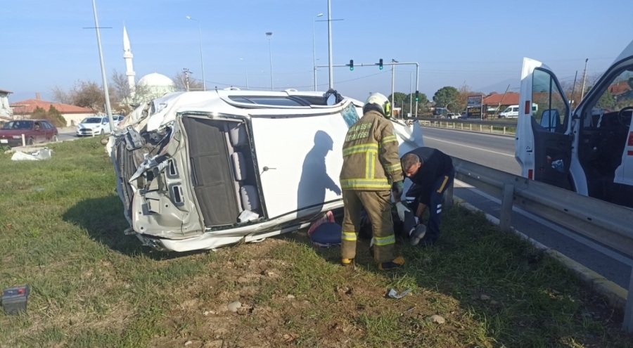 Otomobil takla attı! Yaralılar var