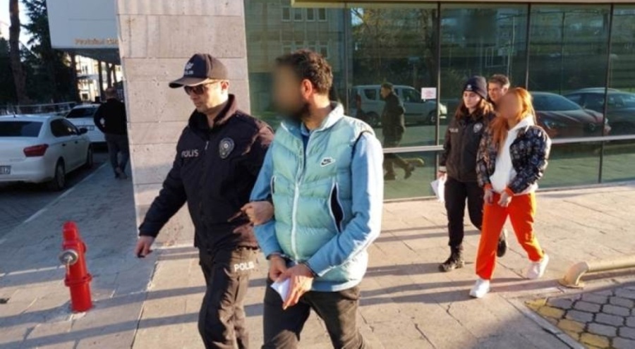 Doktorun odasından 35 bin lira çalan hırsızlar yakalandı