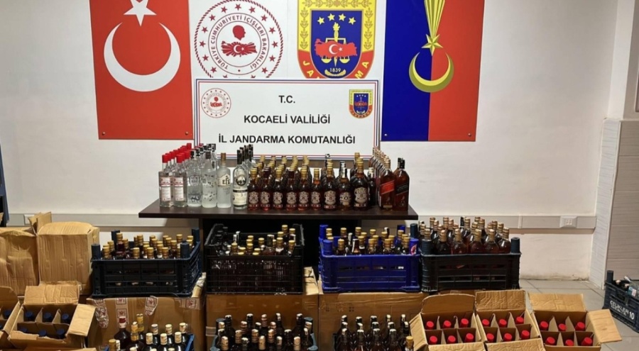 Kocaeli'de sahte içki operasyonunda 1023 şişe ele geçirildi