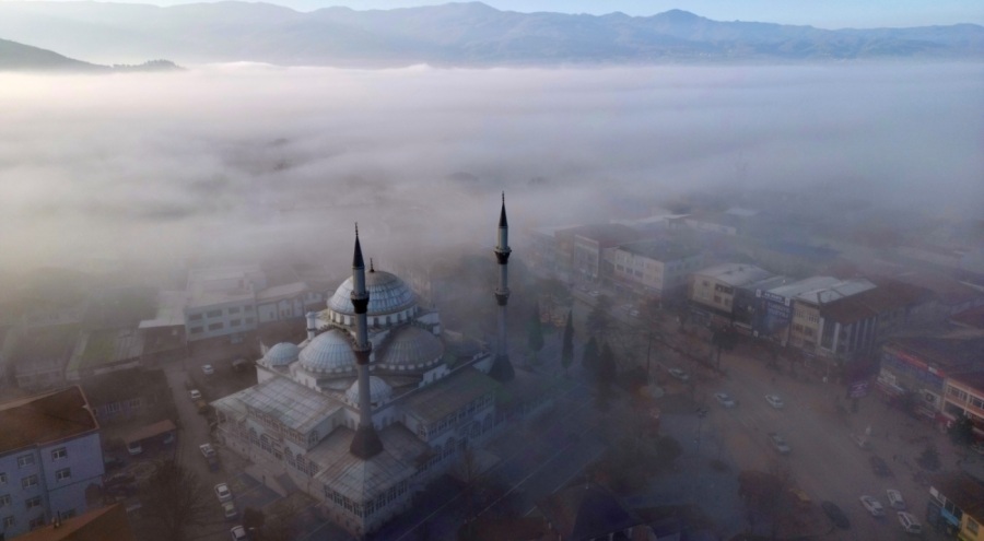 Film platosu değil, sisler altındaki Sakarya