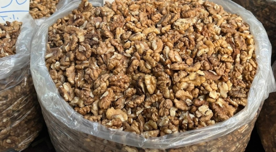 Sinop'ta ayıklanmış erfelek cevizi 250 tl'den satılıyor