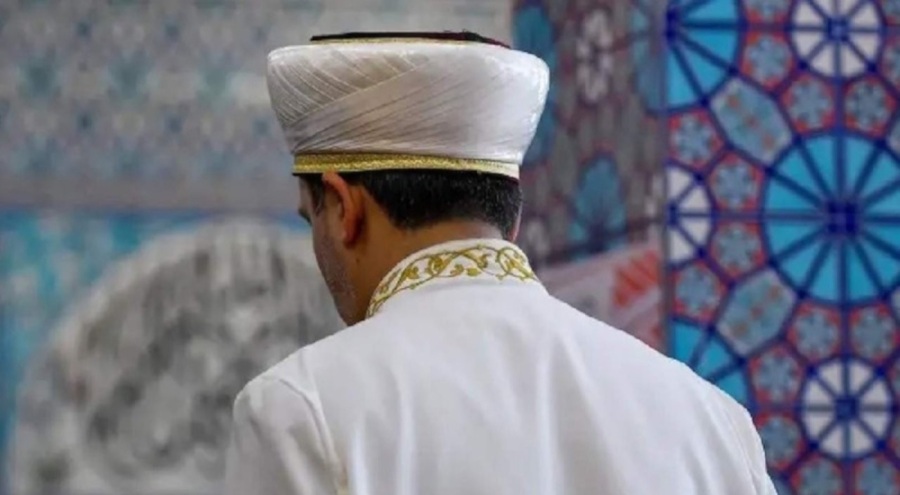 Fransa başka ülkelerden imam almayacak