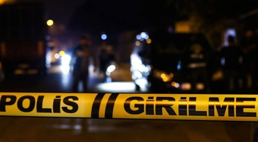 İş yeri önünde silahlı saldırı: 1 ölü, 4 yaralı