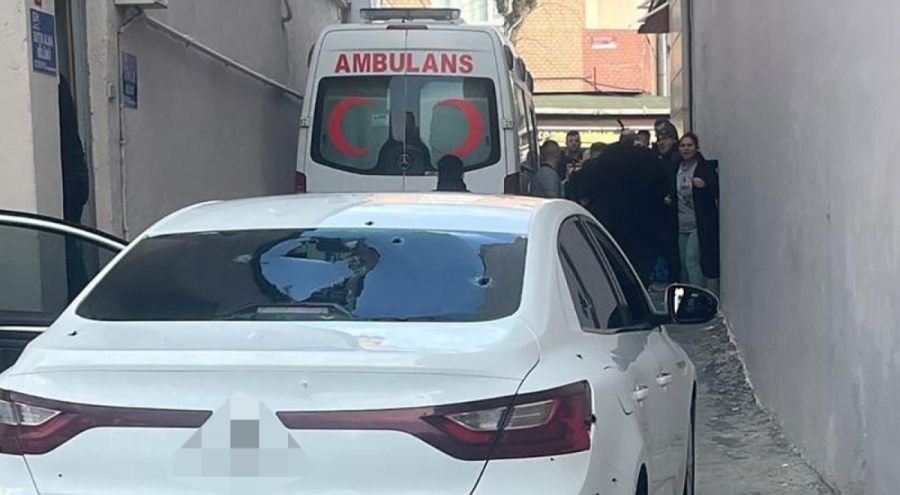 İstanbul Sultangazi'de çıkan silahlı çatışmada 1'i ağır 2 kişi yaralandı
