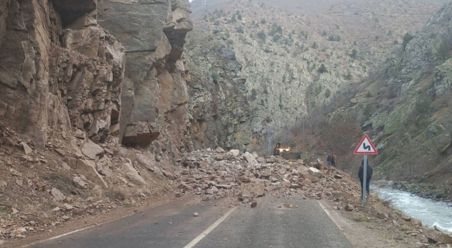 Artvin-Ardahan kara yolu ulaşıma kapandı