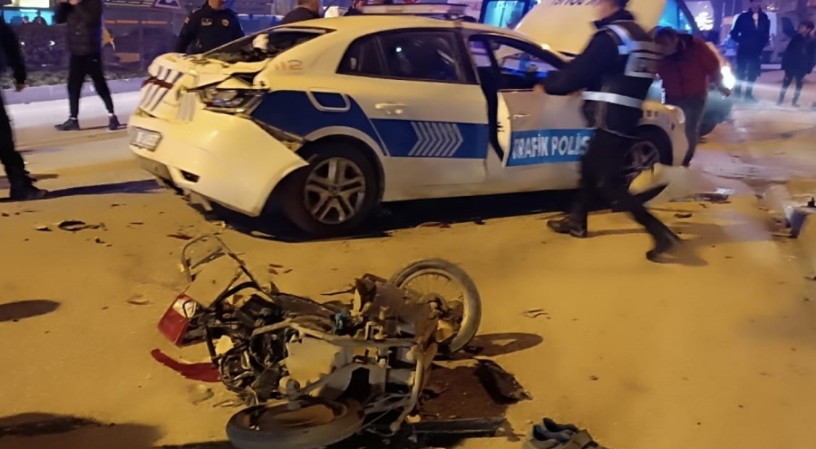 Bursa'da feci kaza! 2'si polis 4 yaralı!