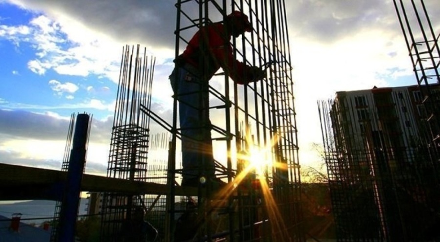 İnşaatta düşen işçi yaşamını yitirdi