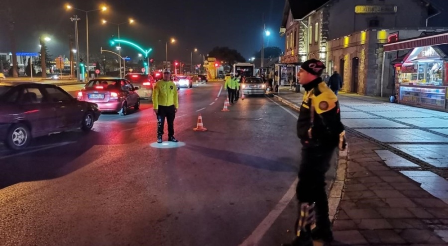 Yılbaşı gecesi 72 sürücüye 63 bin lira cezası kesildi