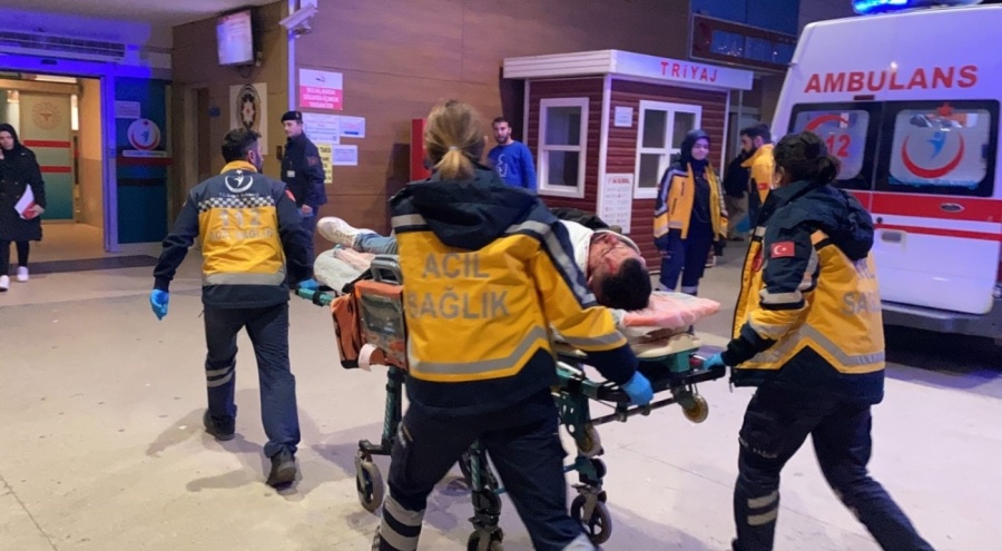Bursa'da kasisten hızlı geçen motosiklet devrildi! Sürücü ağır yaralı