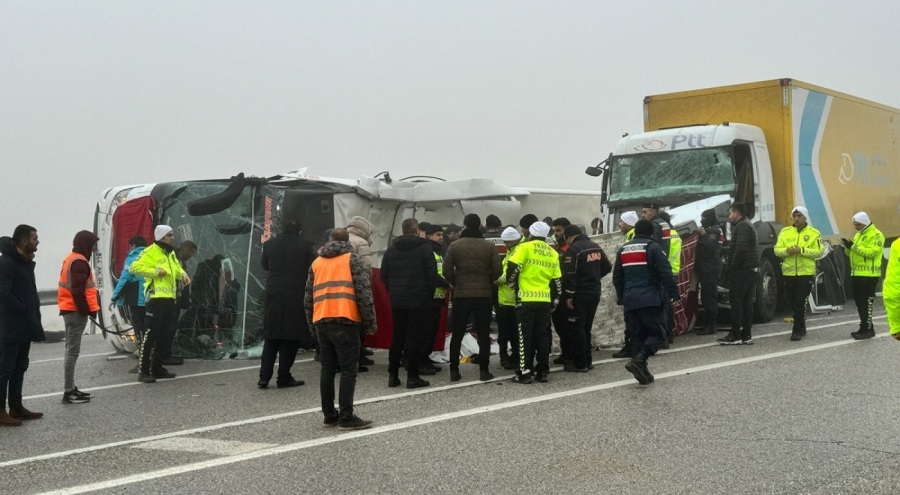 Katliam gibi kaza! Çok sayıda ölü ve yaralı var