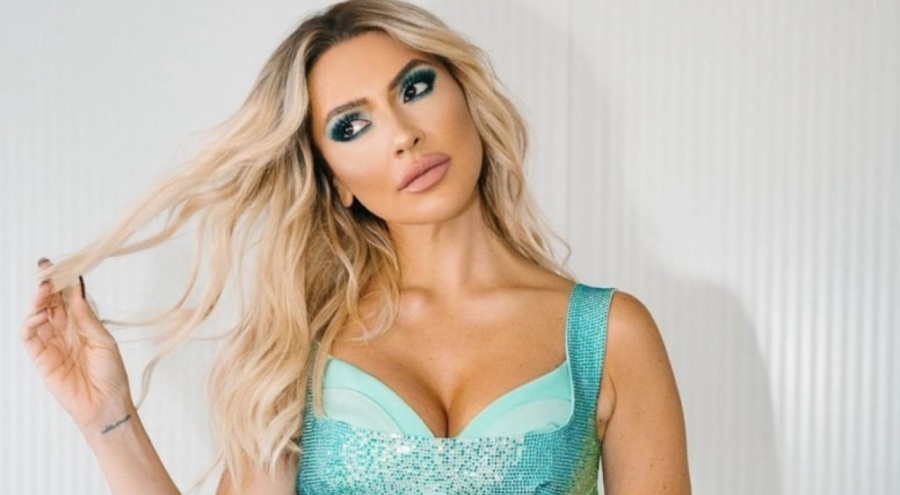 Şarkıcı Hadise sosyal medyayı salladı