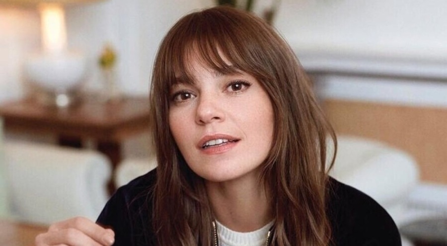 Aslı Enver'den yeni yılın ilk gününde bikinili poz!