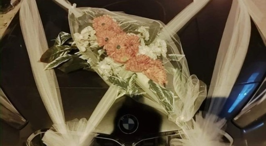 Gelin arabasında 2 düzensiz göçmen yakalandı