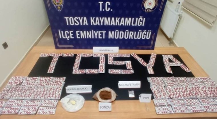 Arkadaşına verdiği çantada uyuşturucu çıktı