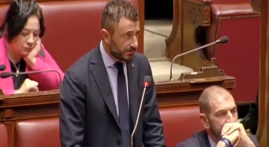 İtalyan vekilin silahı ateş aldı, bir kişi vuruldu