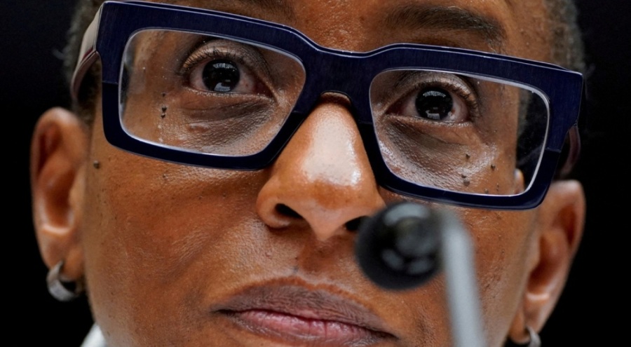 İfade özgürlüğünü savunan Harvard Rektörü istifa etti!