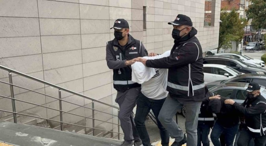 Kaçakçılık operasyonlarında 5 zanlı yakalandı