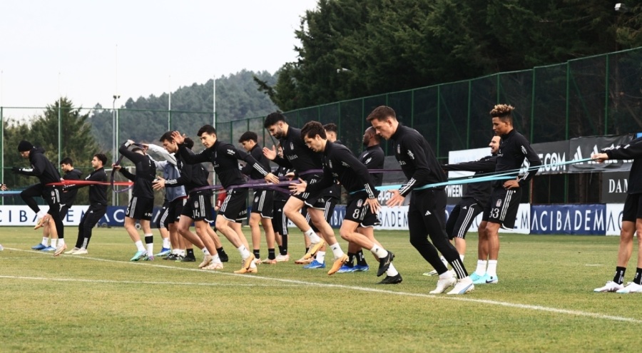 Beşiktaş, kondisyon ve taktik çalıştı