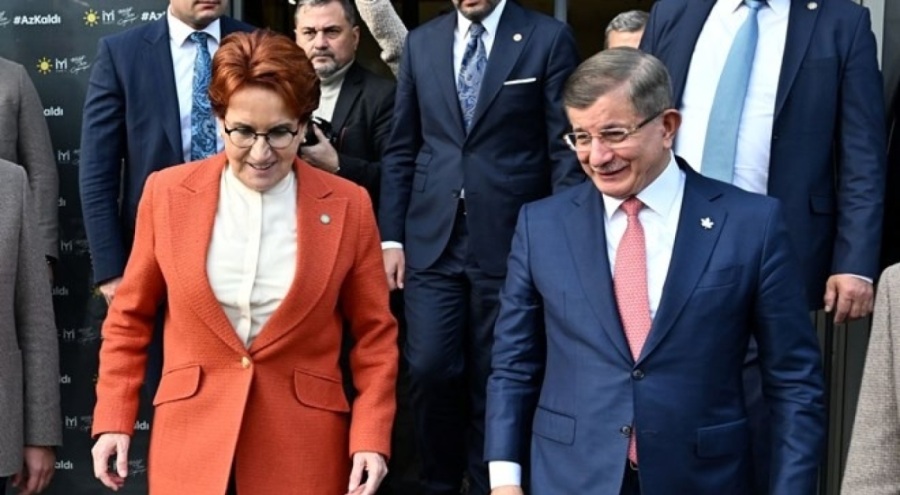 Ahmet Davutoğlu'ndan Meral Akşener'e ziyaret
