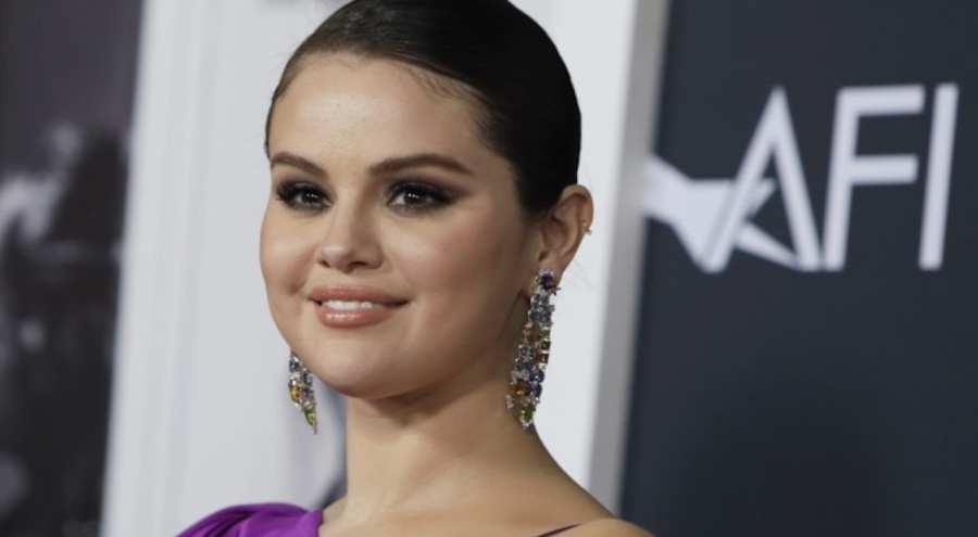 Ünlü şarkıcı Selena Gomez'den hayranlarını üzen haber