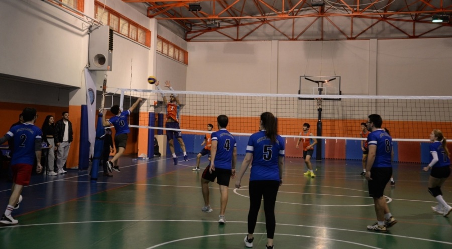 BUÜ'de düzenlenen spor turnuvası sona erdi