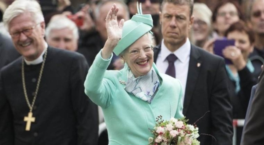 Tahttan çekildiğini açıklamıştı: Unvanını kullanmaya devam edecek