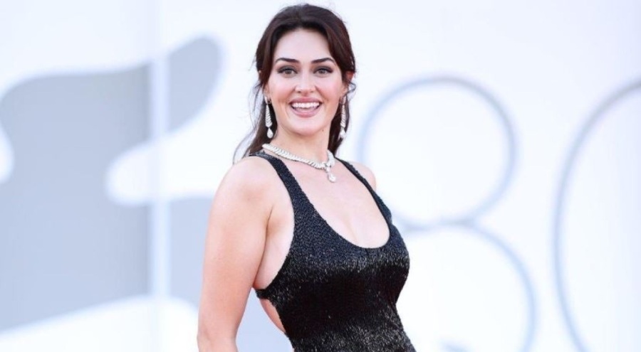 Esra Bilgiç'in yeni pozları olay oldu!