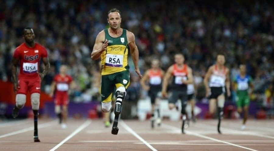 Paralimpik koşucu Oscar Pistorius'a şartlı tahliye