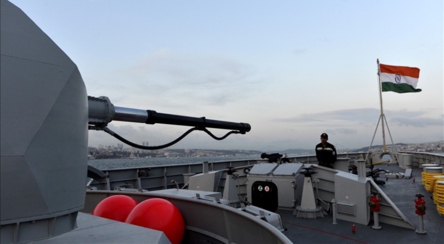 Hindistan Umman Denizi'nde gemi ve uçak konuşlandırdı