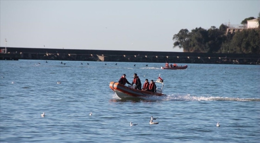 Zonguldak'ta batan geminin kayıp 7 personeli aranıyor