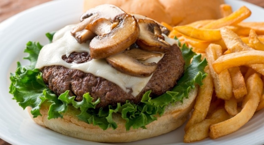 Bilim insanları açıkladı: Yağlı besinler Covid-19 riskini de artırıyor