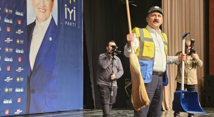 İYİ Parti Bursa'da belediye başkanı adaylarını açıkladı