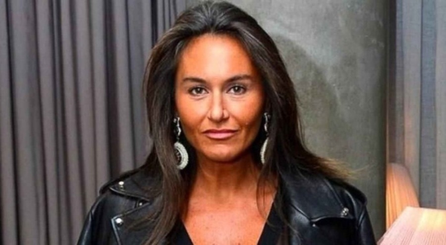 Eda Taşpınar karlar üstünde şezlonga uzandı!