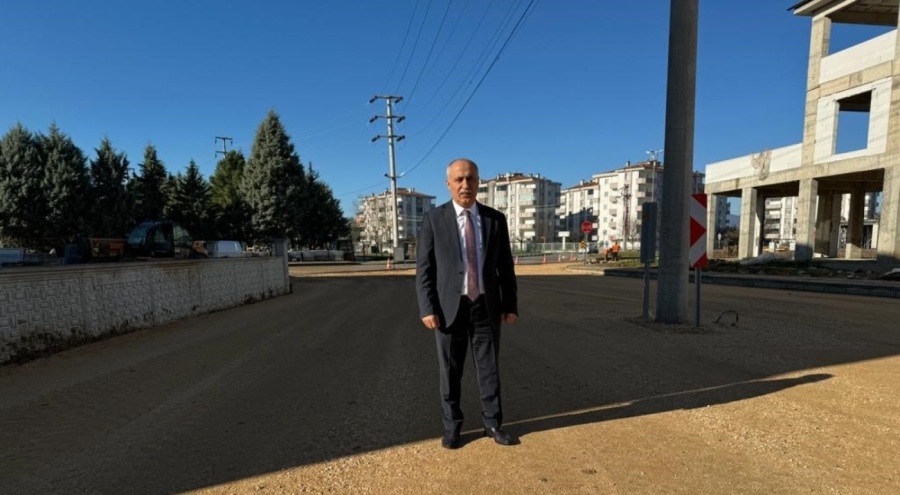 Yenişehir'de asfaltlama ve parke çalışmaları sürüyor