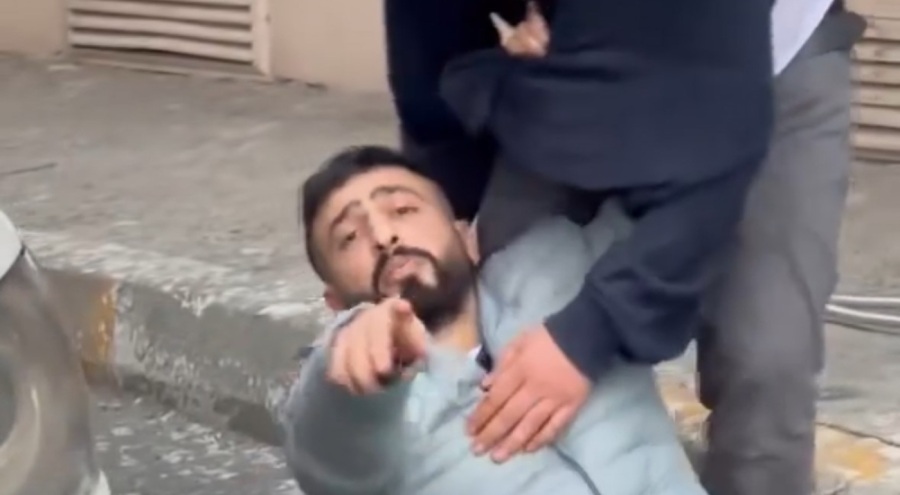 Büyü yapıldığını söyleyerek kendini yerden yere attı