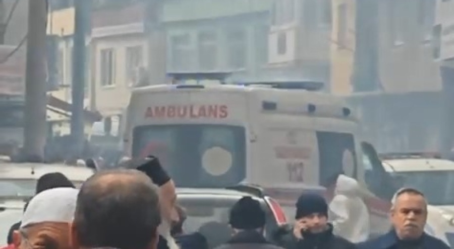 Bursa'da çatı yangını mahalleliyi paniğe sürükledi!