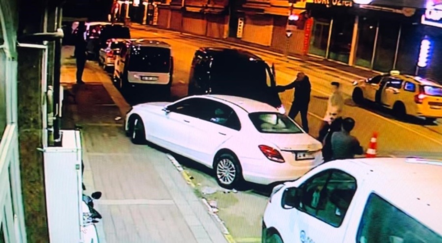 Bursa'da ters şeritten gelen araç faciaya yol açtı!