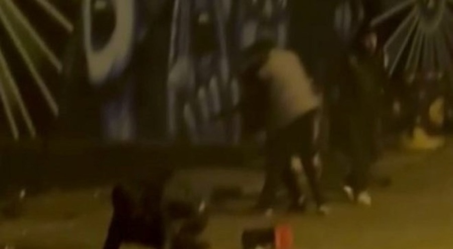 Eğlence mekanı önünde pompalı tüfek dehşeti!