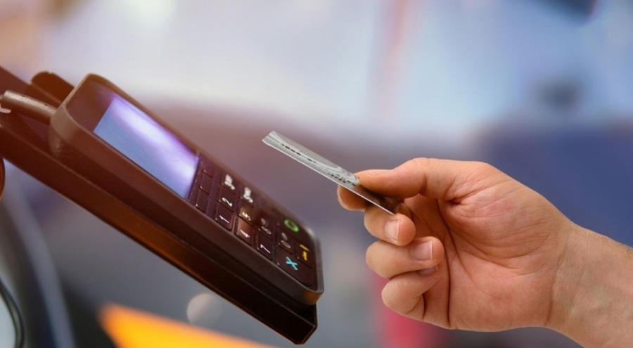 Esnaftan kartta banka payına tepki! Komisyon krizi büyüyor